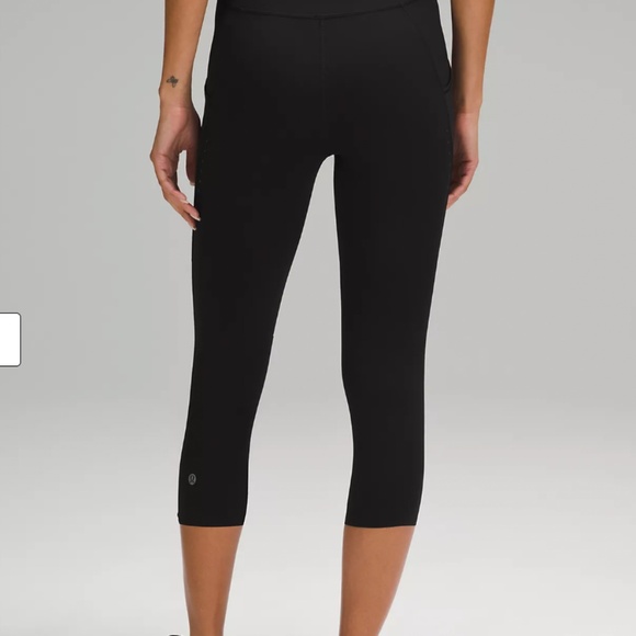 Lulu Fast + Free 19" Crop. Size 6. NEW - Picture 1 of 3